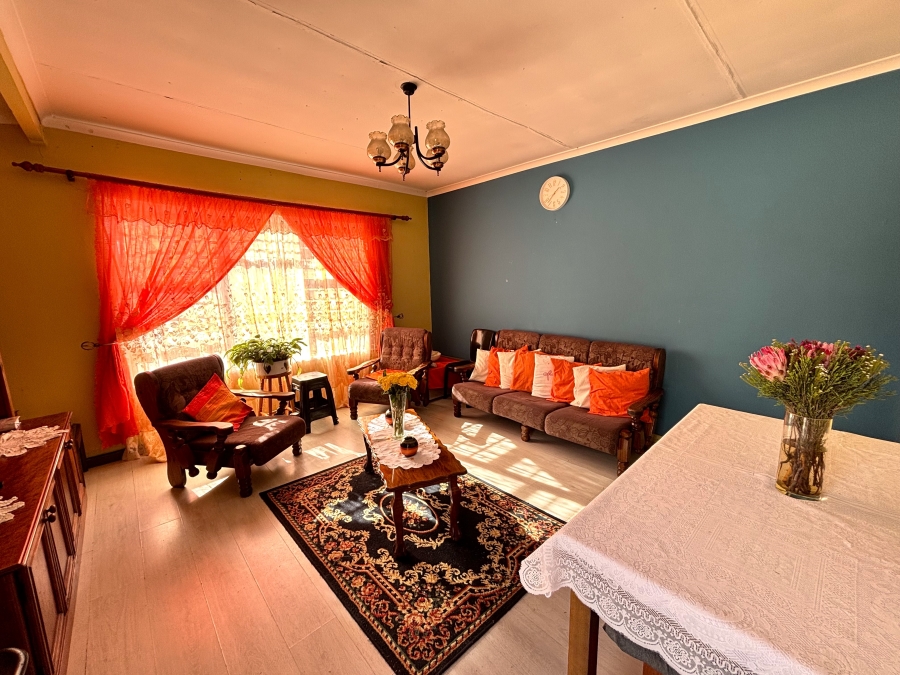 5 Bedroom Property for Sale in Lotus River Western Cape